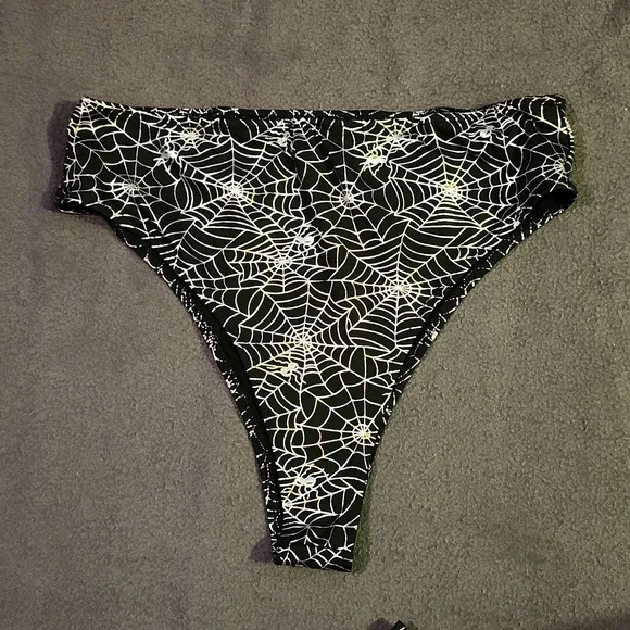 💙SPIDER WEB FESTIVAL OUTFIT SIZE LARGE - Picture 3 of 7